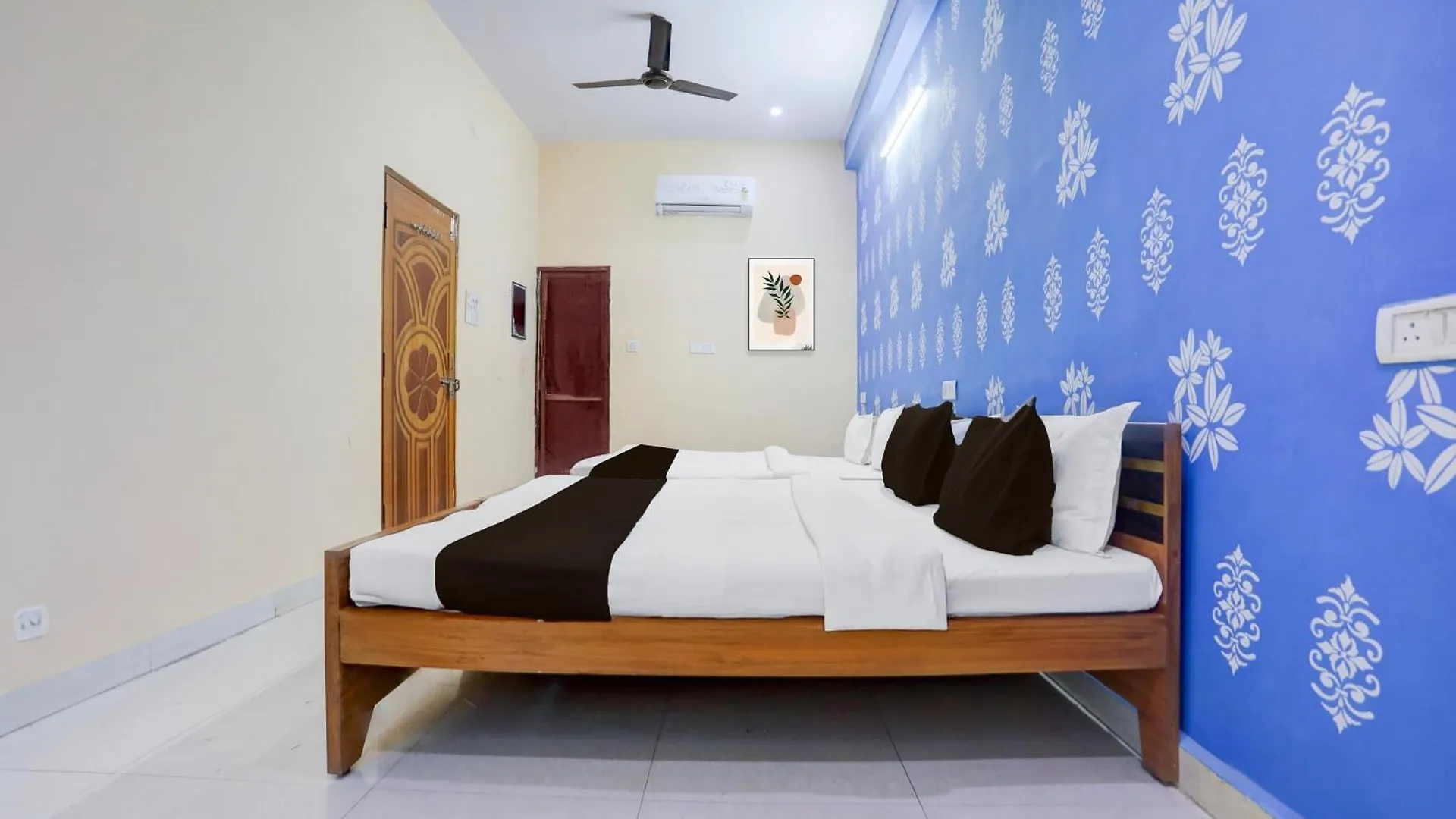 Hotel O Vista Inn Βαρανάσι 3*,